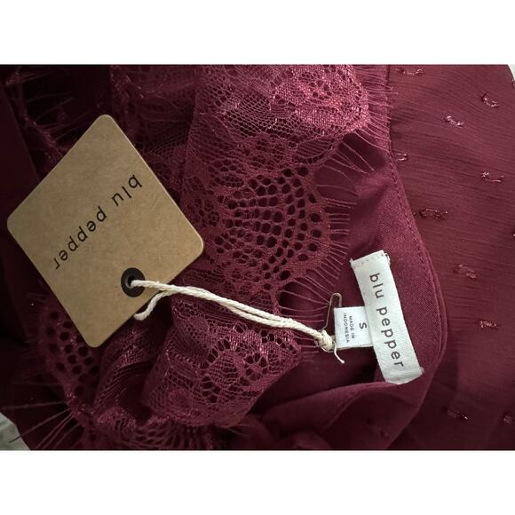 Blu Pepper | NWT Maroon Sparkle Lace Trim Tank Top | Size Small - Picture 9 of 12